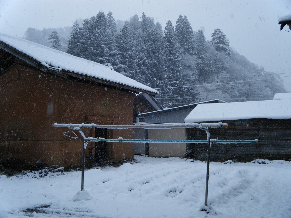 12月上旬、ドカ雪の降った遠野市小友町。